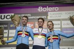 Mathieu VAN DER POEL (NED/Alpecin-Deceuninck) is the new World Champion after winning the Elite Men’s race at the 3rd UCI Gravel World Championships 2024 - Flanders (BEL) while Florian VERMEERSCH (BEL/Lotto-Dstny) takes Silver and Quinten HERMANS (BEL/Alpecin-Deceuninck) Bronze.

©kramon